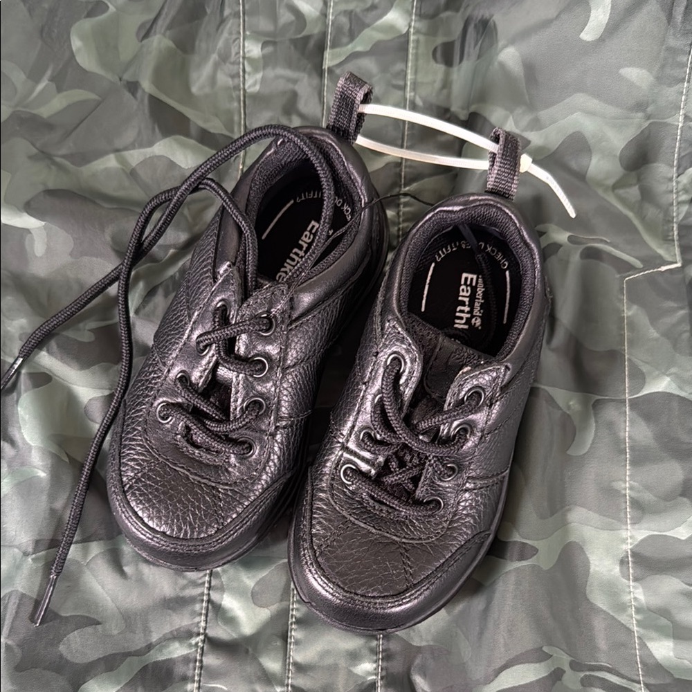 Toddler black tie shoes with rubber sole NWT